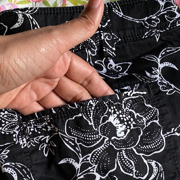 Mini floral skirt with attached shorts - Picture 7 of 7